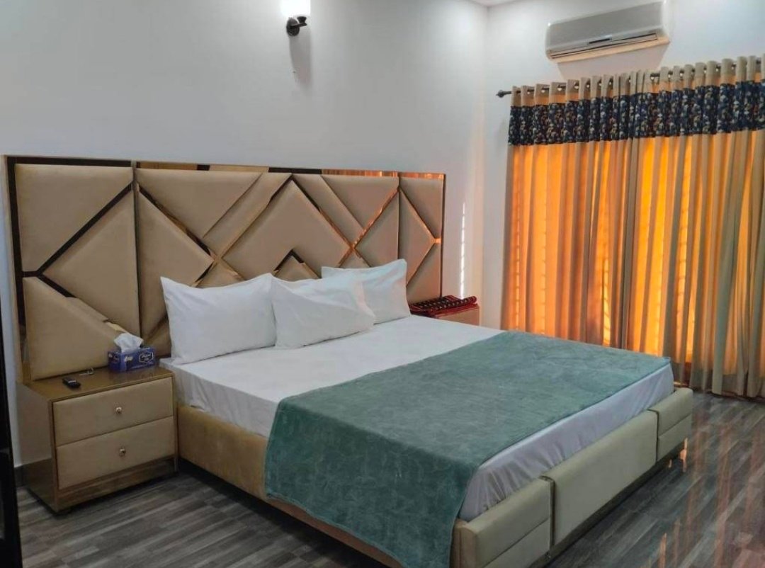 Lahore Luxe Family Couple Guest House