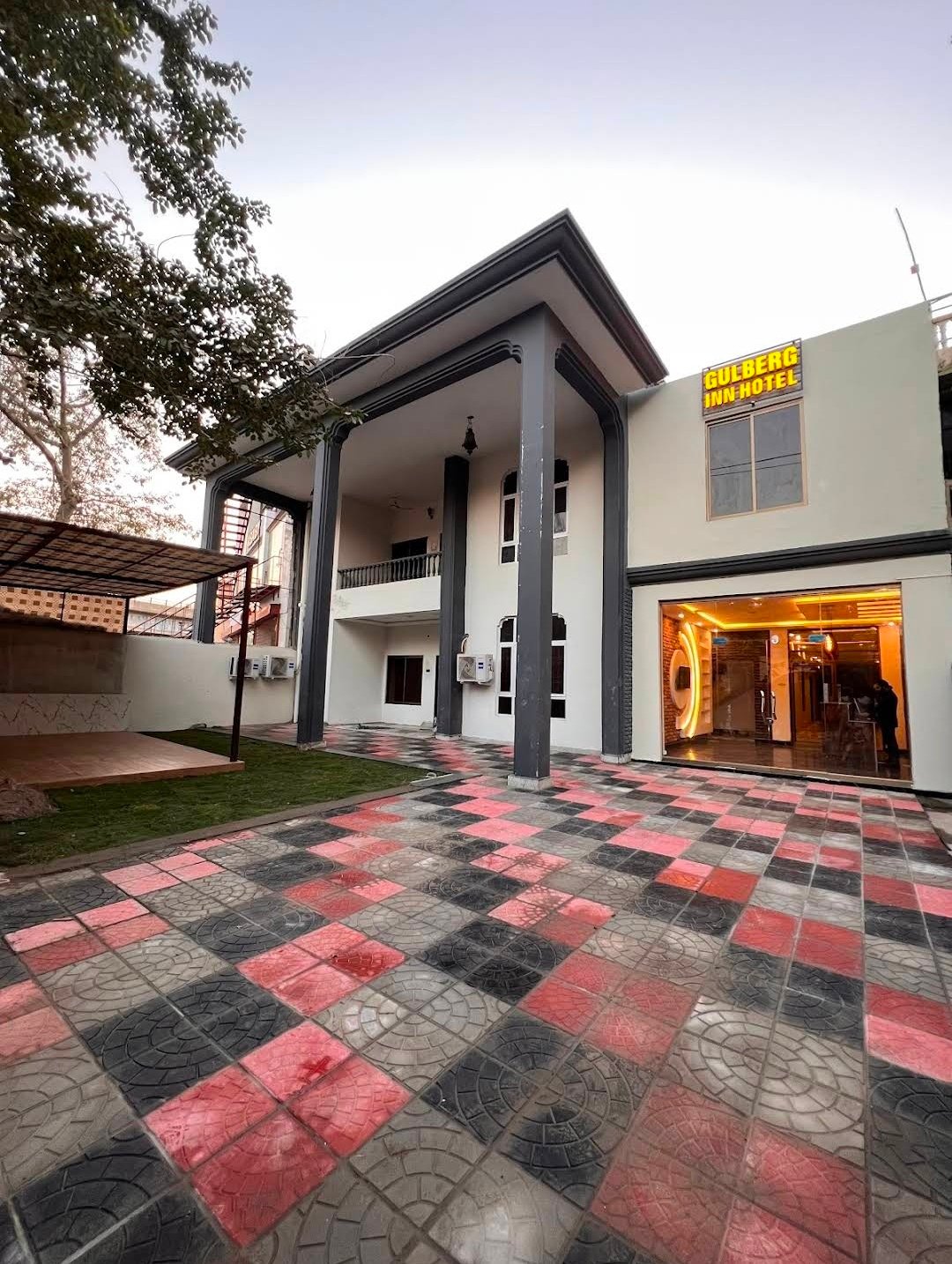 Gulberg Inn Hotel