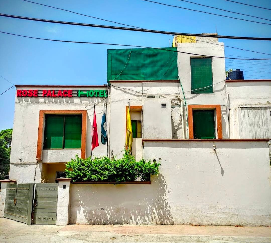 Rose Palace Hotel Garden Town