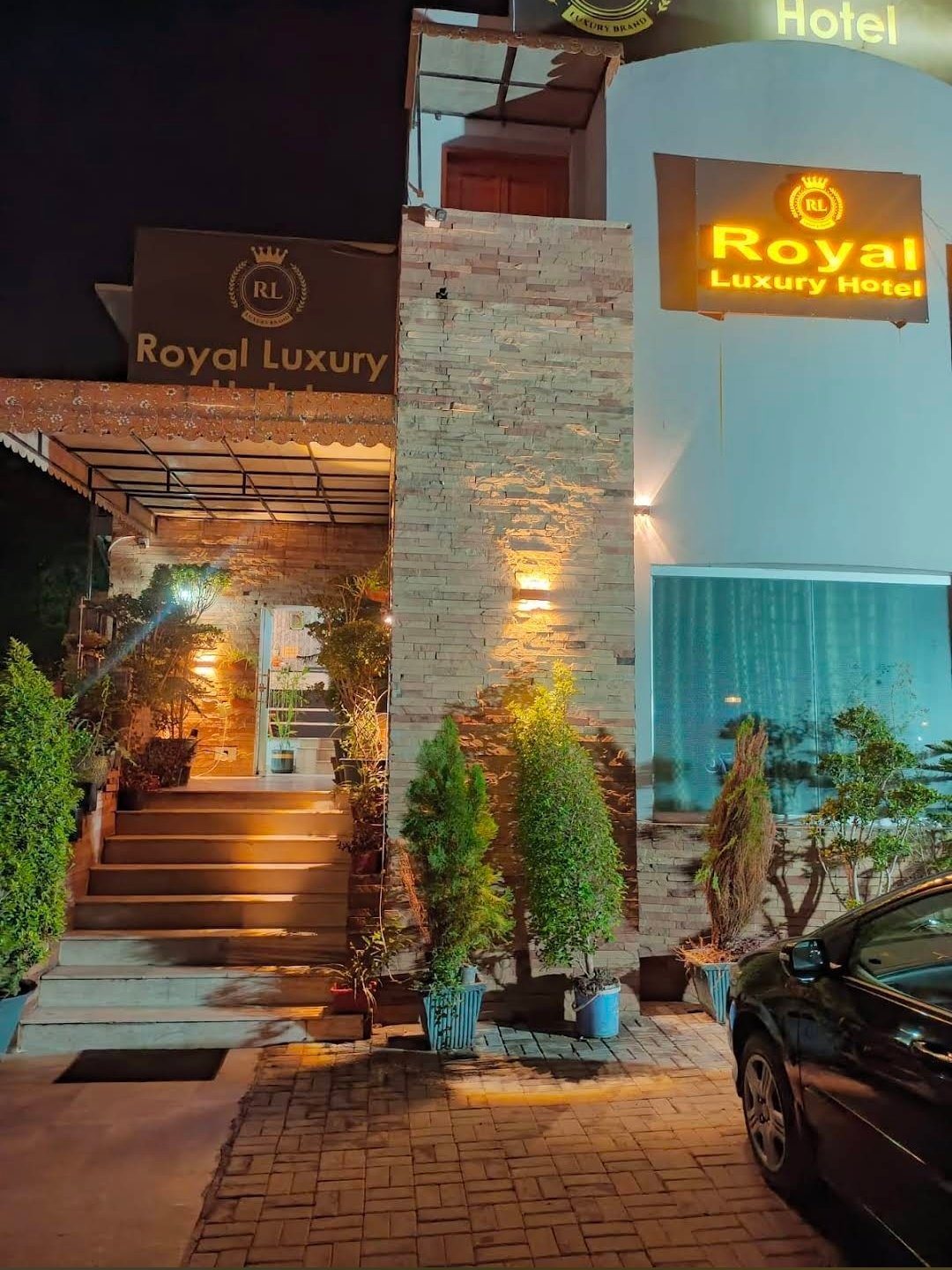 Royal Luxury Hotel