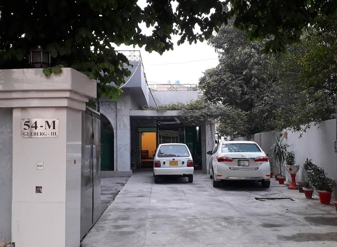 Dhimi Lodges
