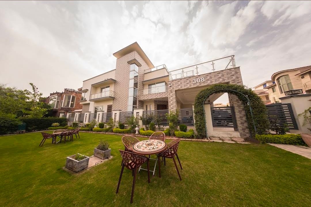 Canadian Inn Hotel Islamabad