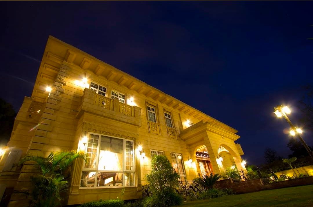 Bella Hotel
