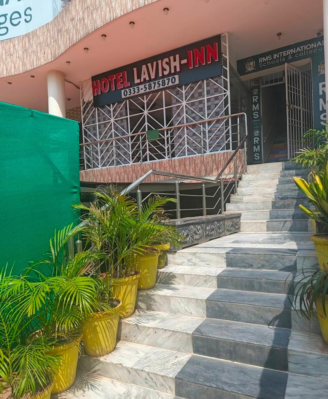 Hotel Lavish INN