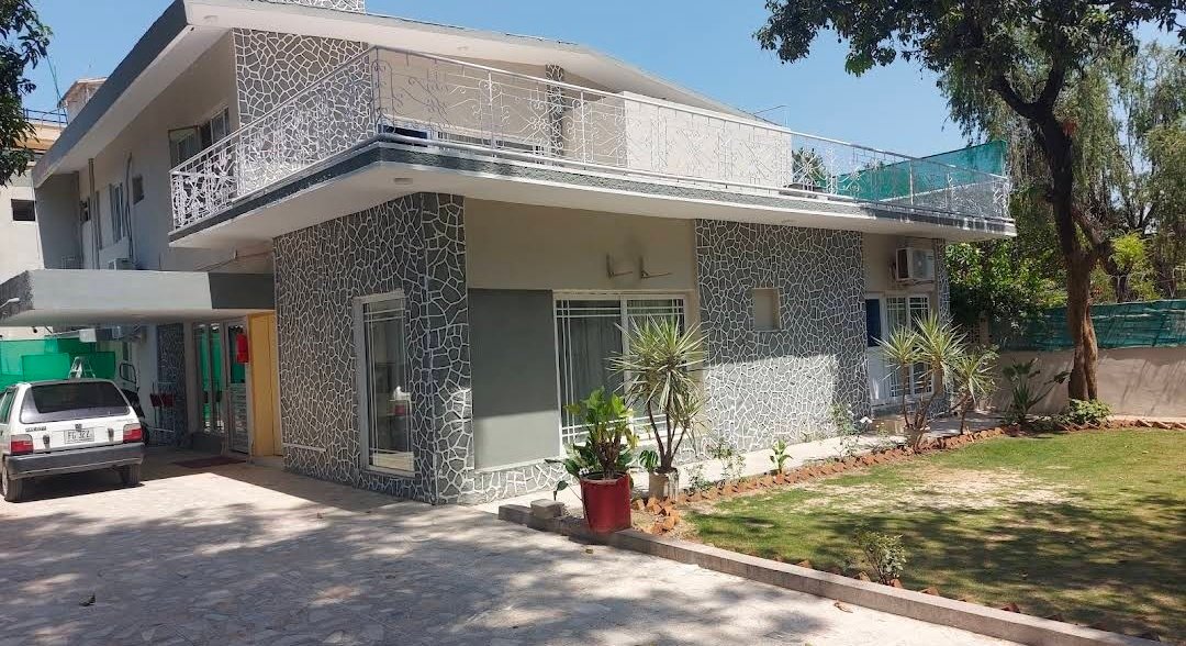 Arena Lodge Guesthouse