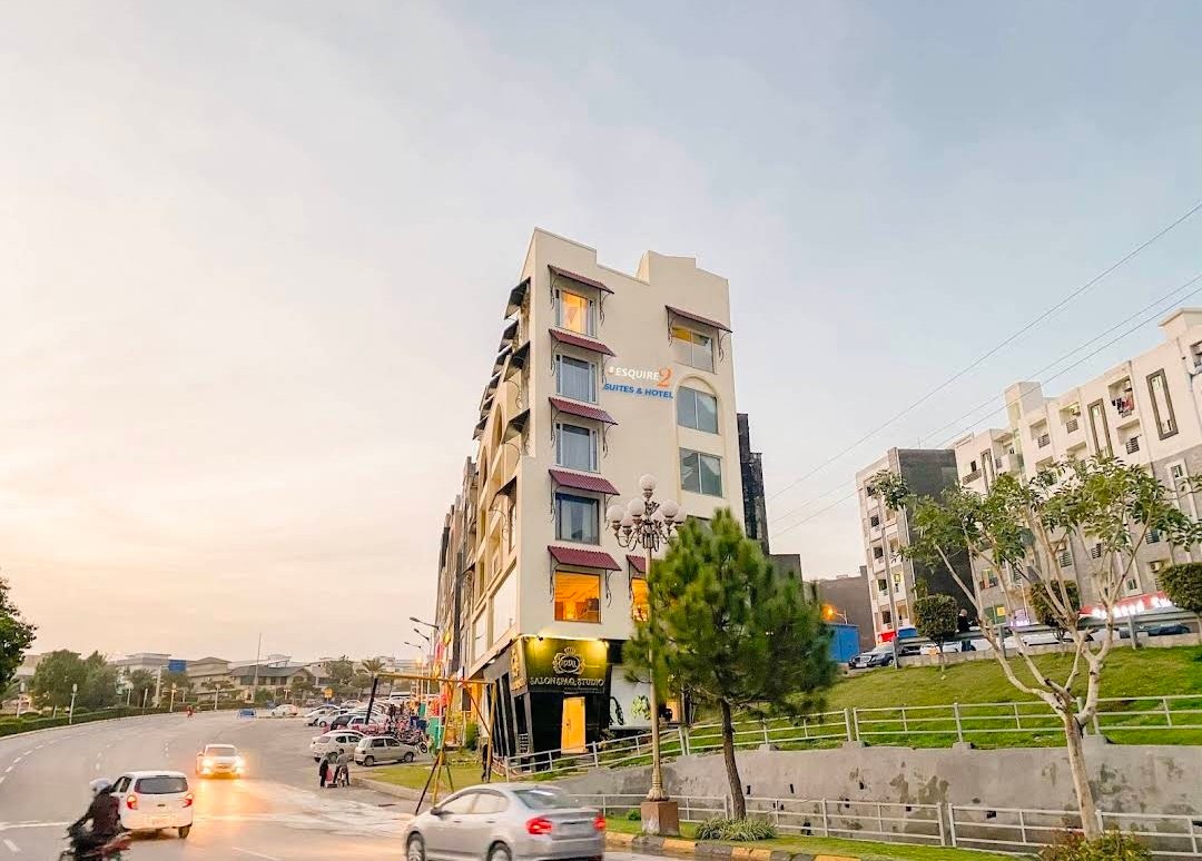 Esquire 2 Hotel and Apartments