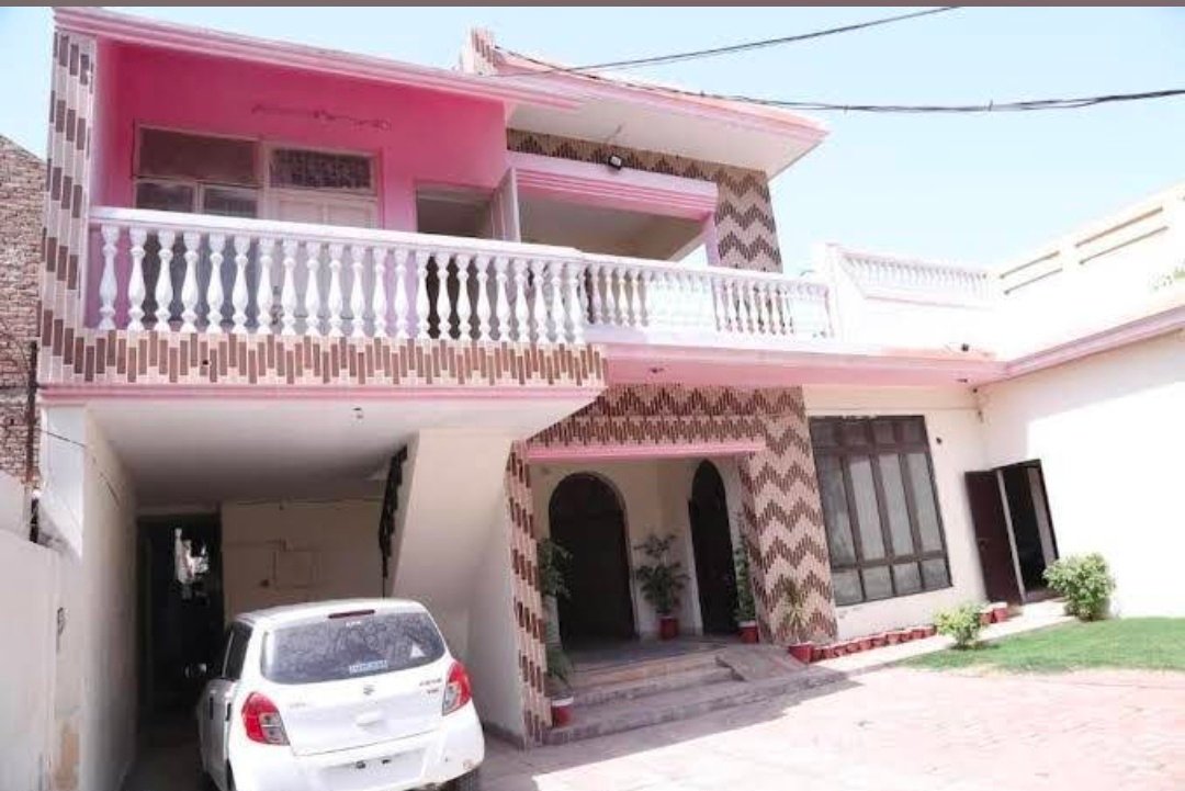 Hotel sareena residence