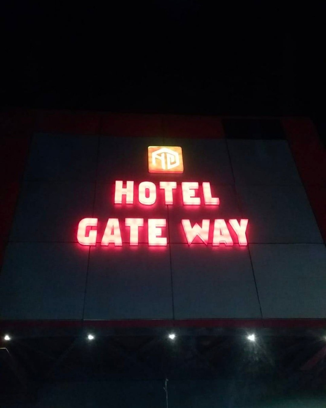 Hotel Gate Way
