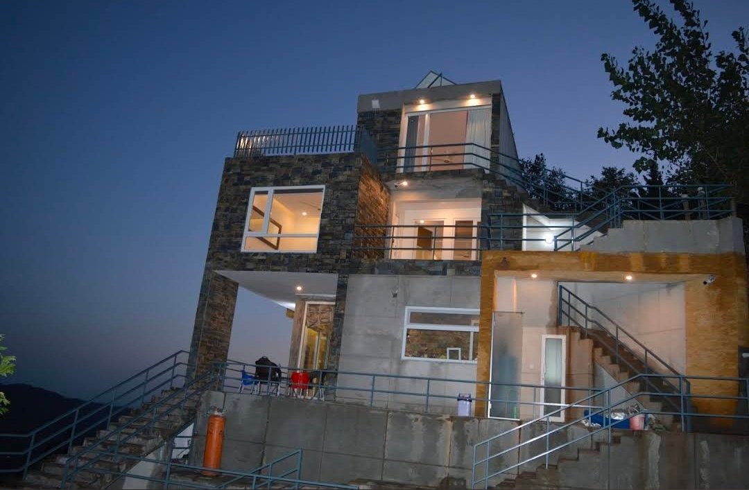 Midway Murree
