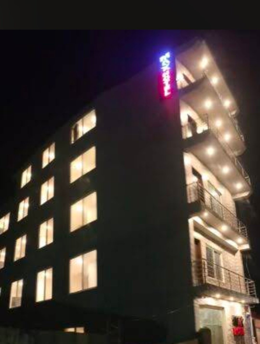 Max Hotel