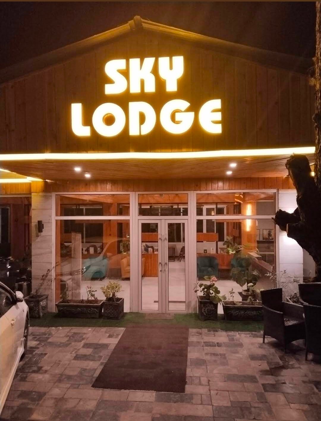 Sky Lodge Hotel