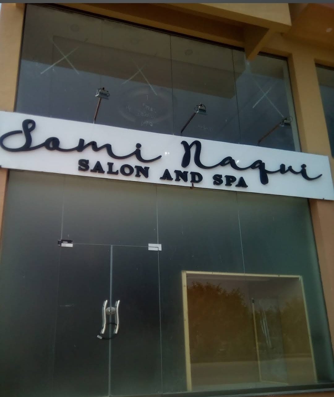 Somi Naqvi Salon  and Spa