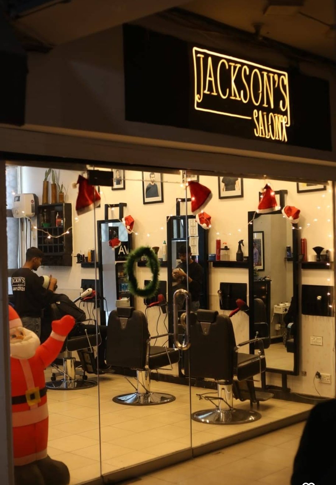Jacksons  Salon