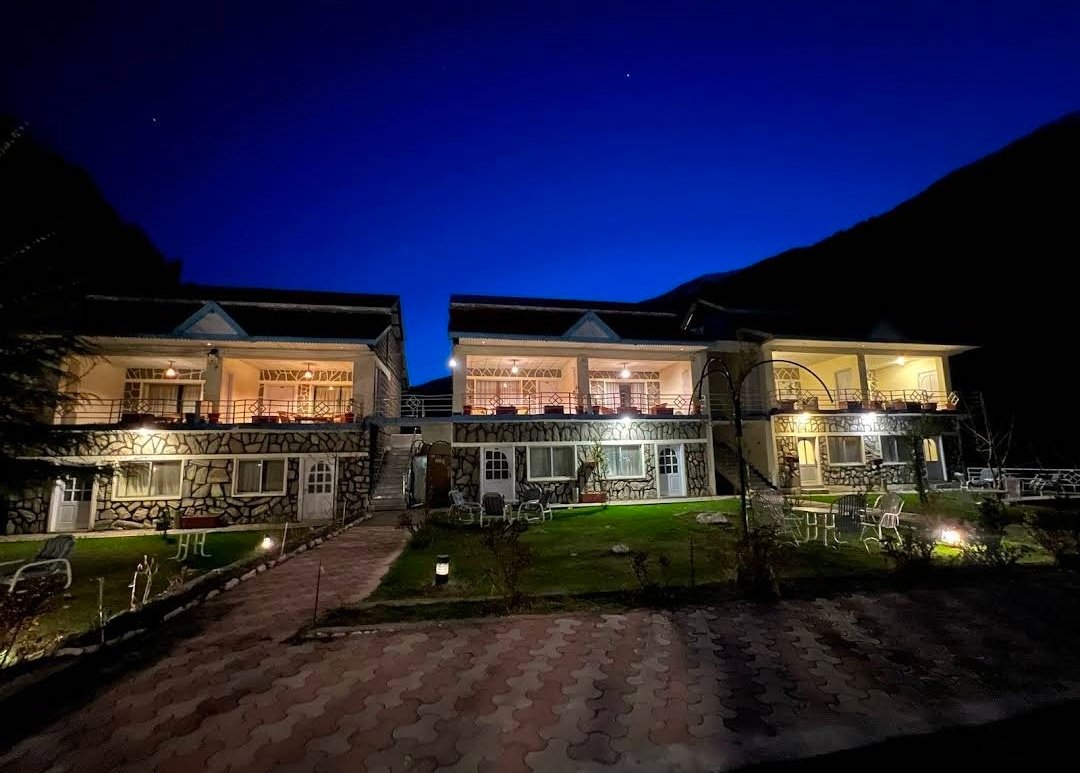 Parhena Cottages and Restaurant Bella Naran