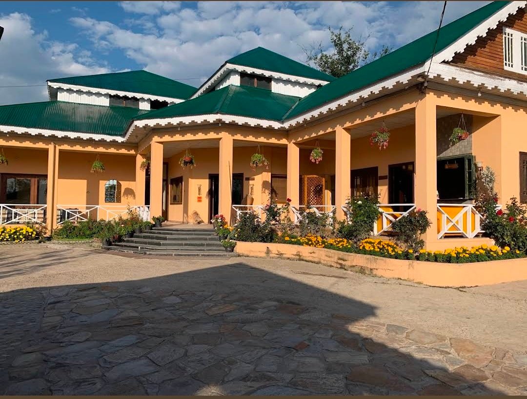 Lalazar Family Resort