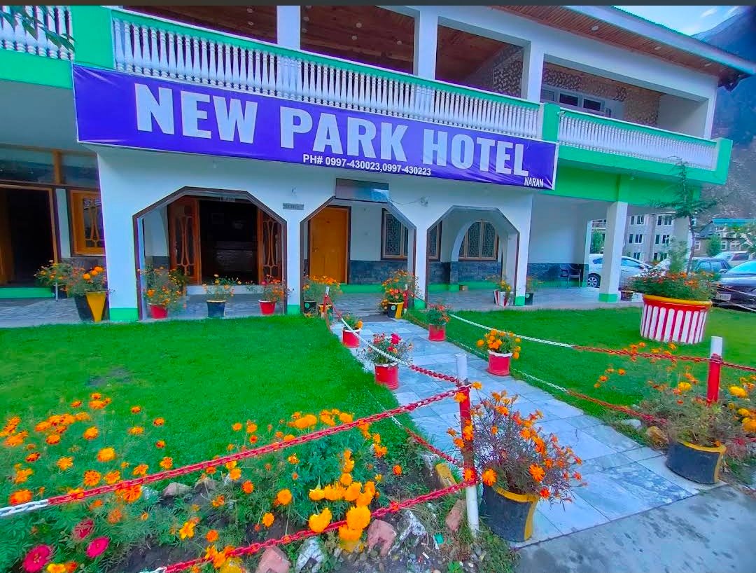 New Park Hotel and Restaurant