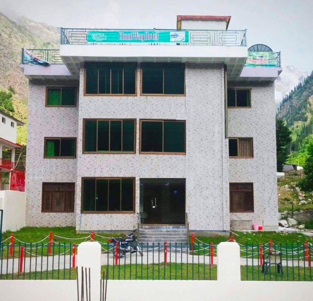 Cloud Way Hotel