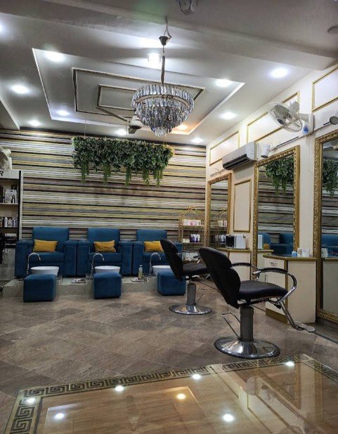 Glamour Salon By Nighat