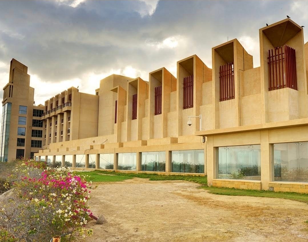 Zaver Pearl Continental Hotel hub