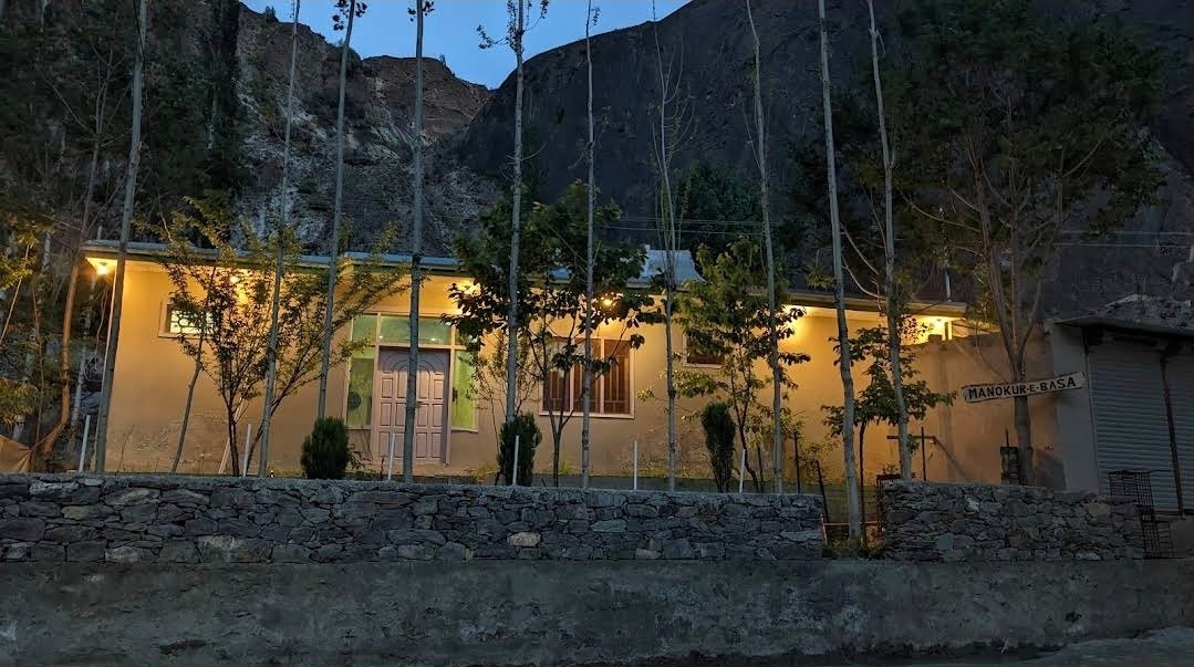 MANOKUR  E  BASA HOTEL