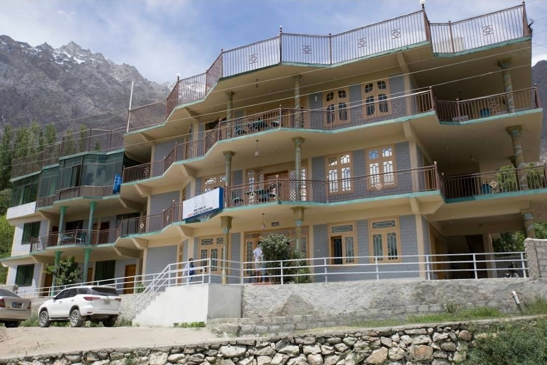GOHO  Blossom Inn