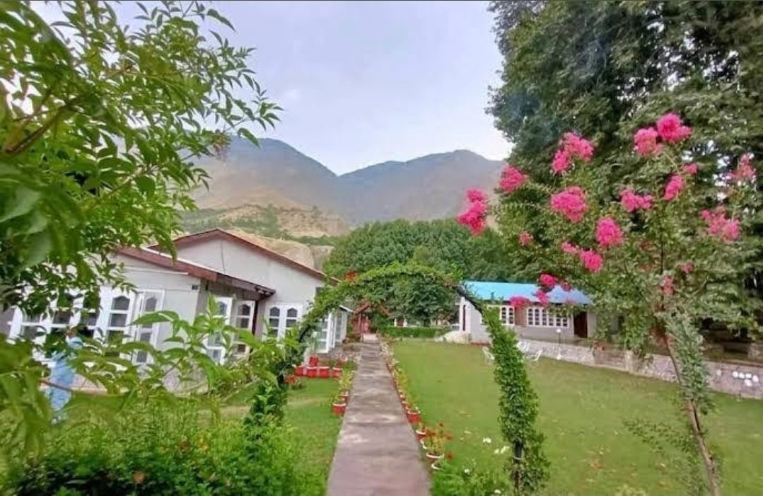 Pamir Riverside Inn Chitral