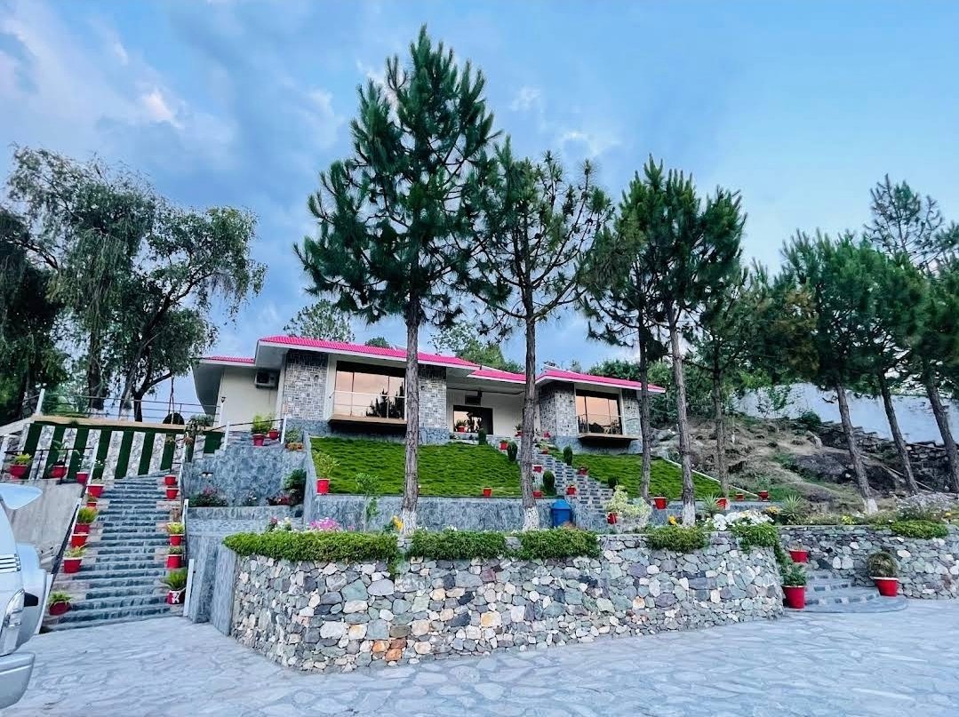 HUSNAIN RESORT