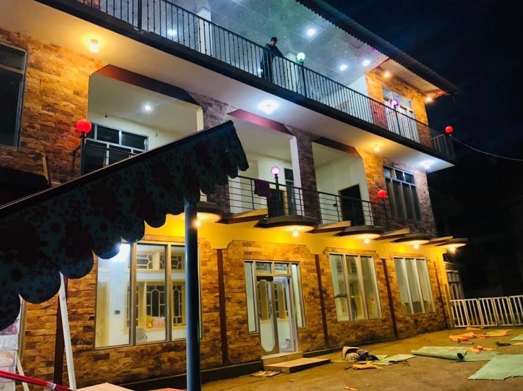 4 Season Hotel and suites