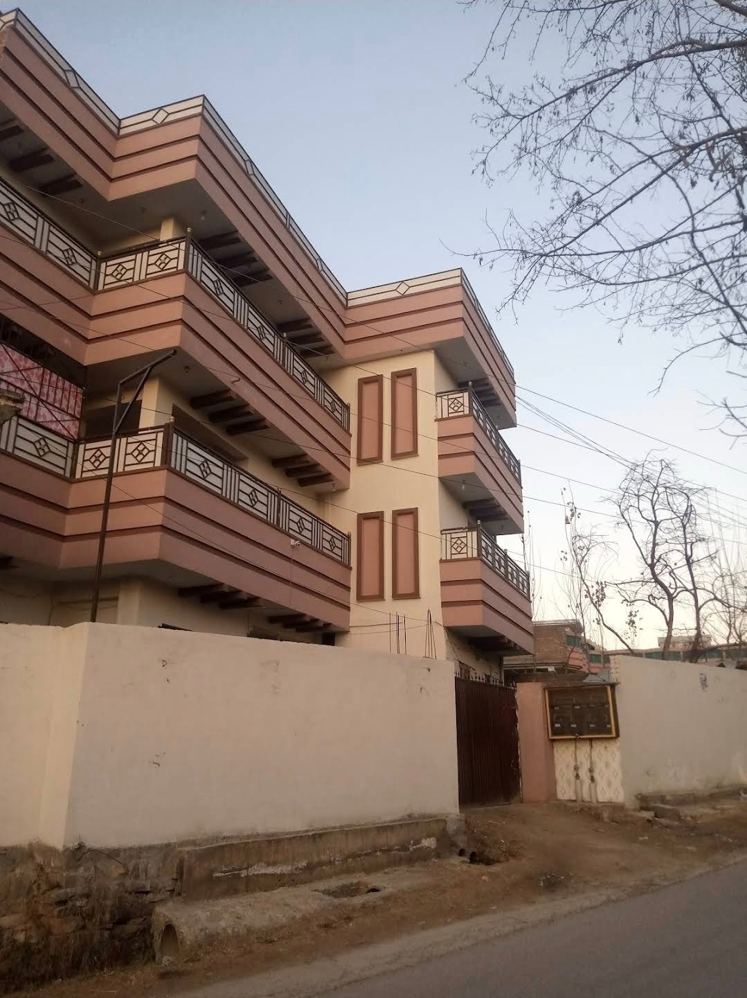 Super Luxury Apartments and Family Guest Houses