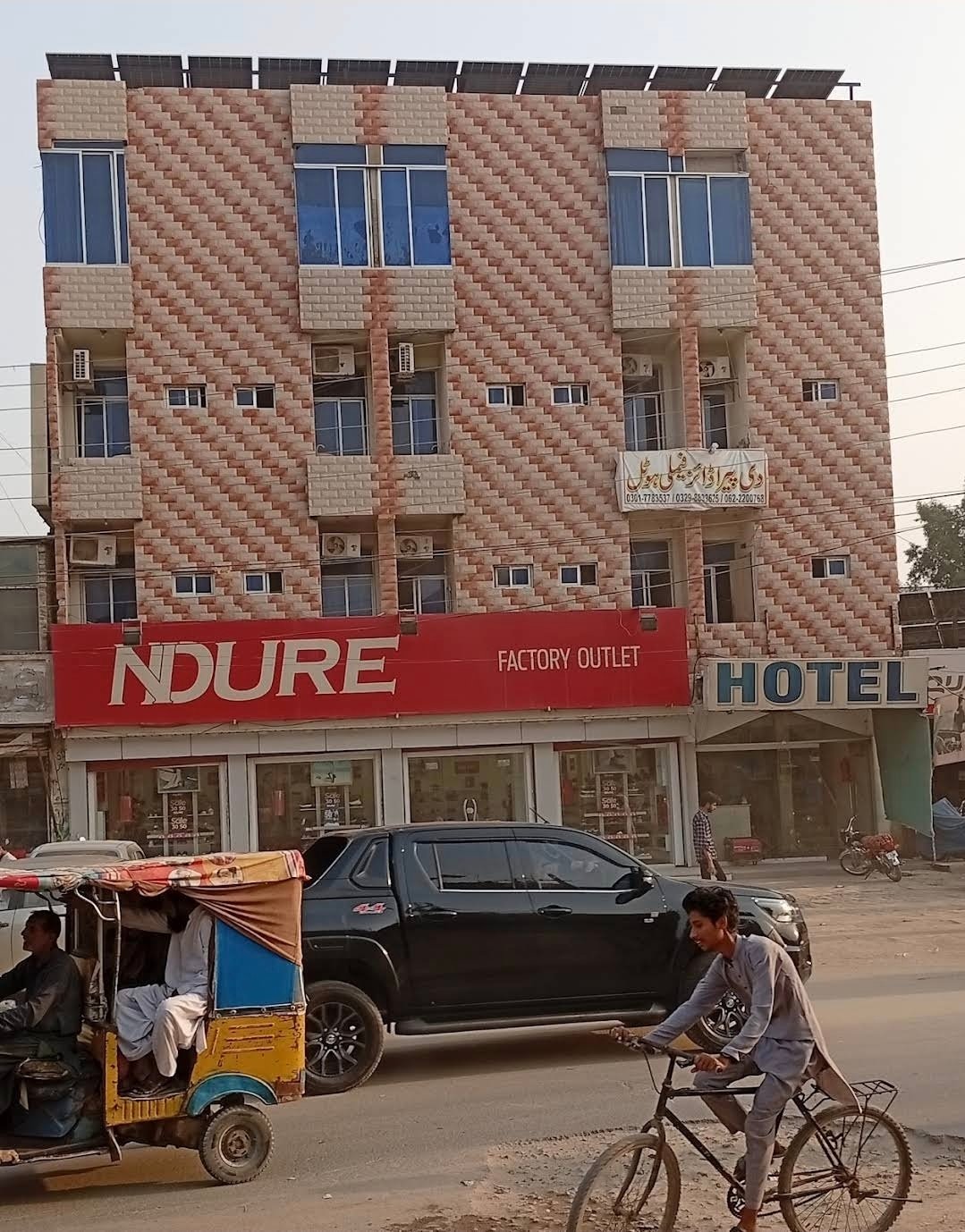 New Hotel Paradise and Restaurant