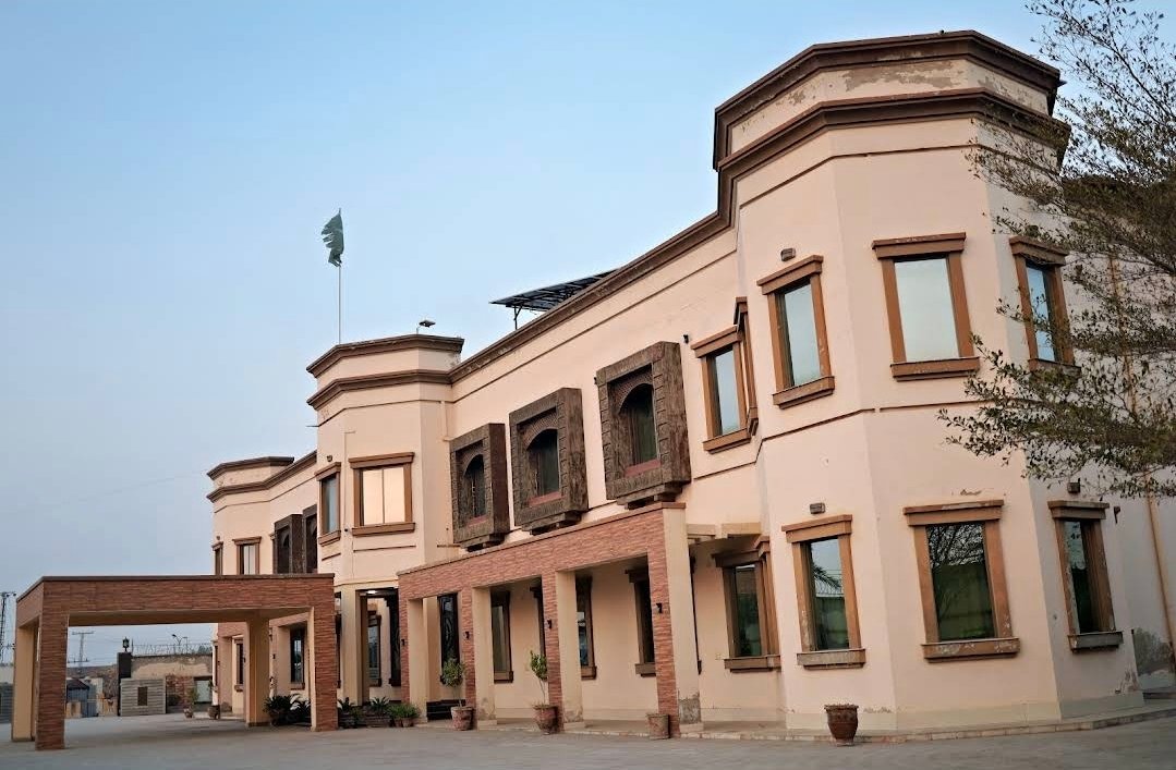 MIDWAY HOTEL and RESTAURANT