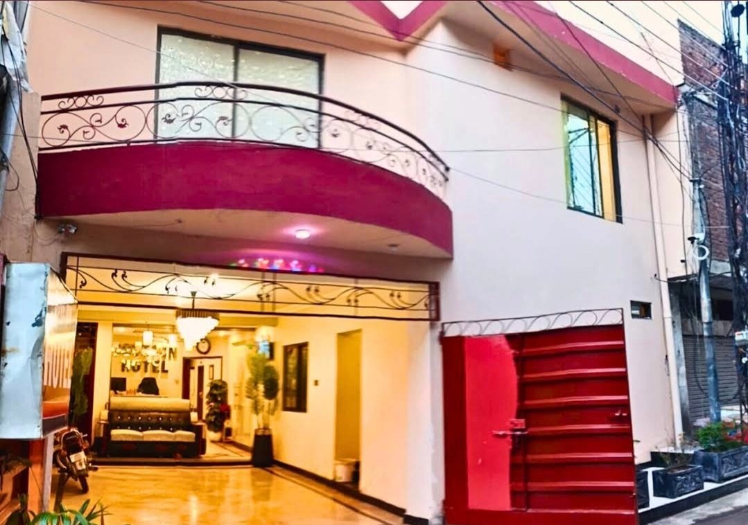 Dove inn hotel  near Muslim Town Mor ferozewala