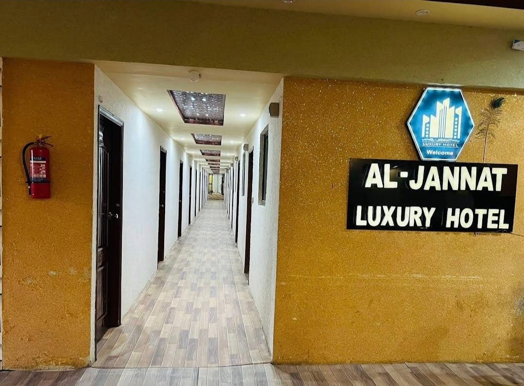 Luxury Al Jannat Hotel