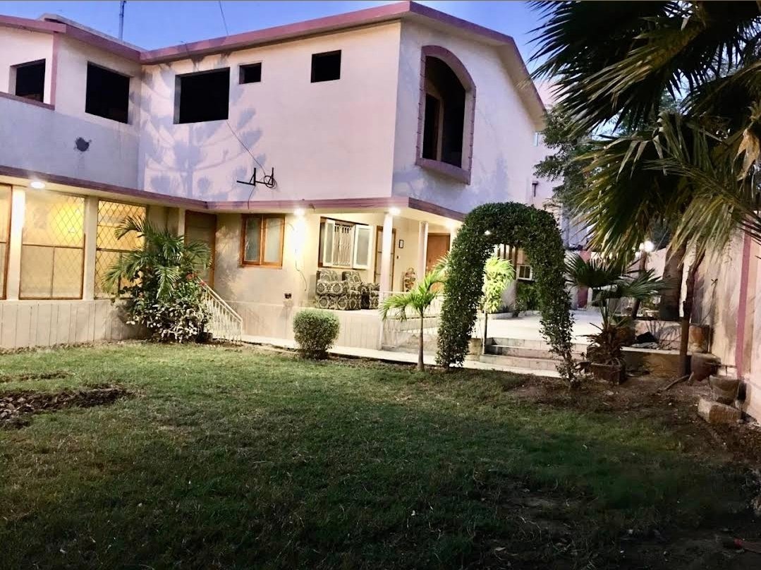 Rose Family Guest House Millennium