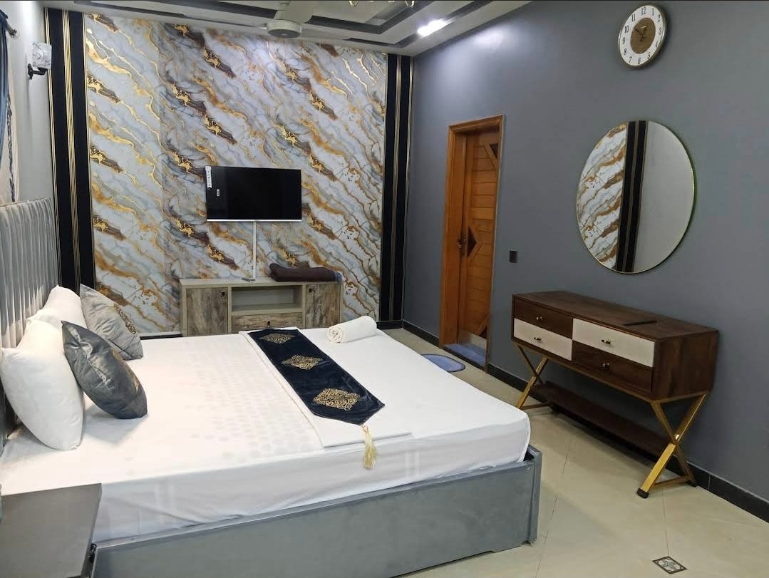 The Family Guest House karachi