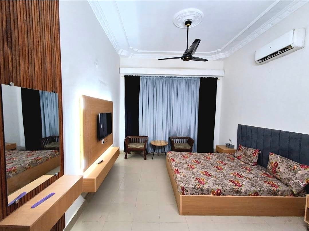 Karachi Couple Boutique Hotel PECHS