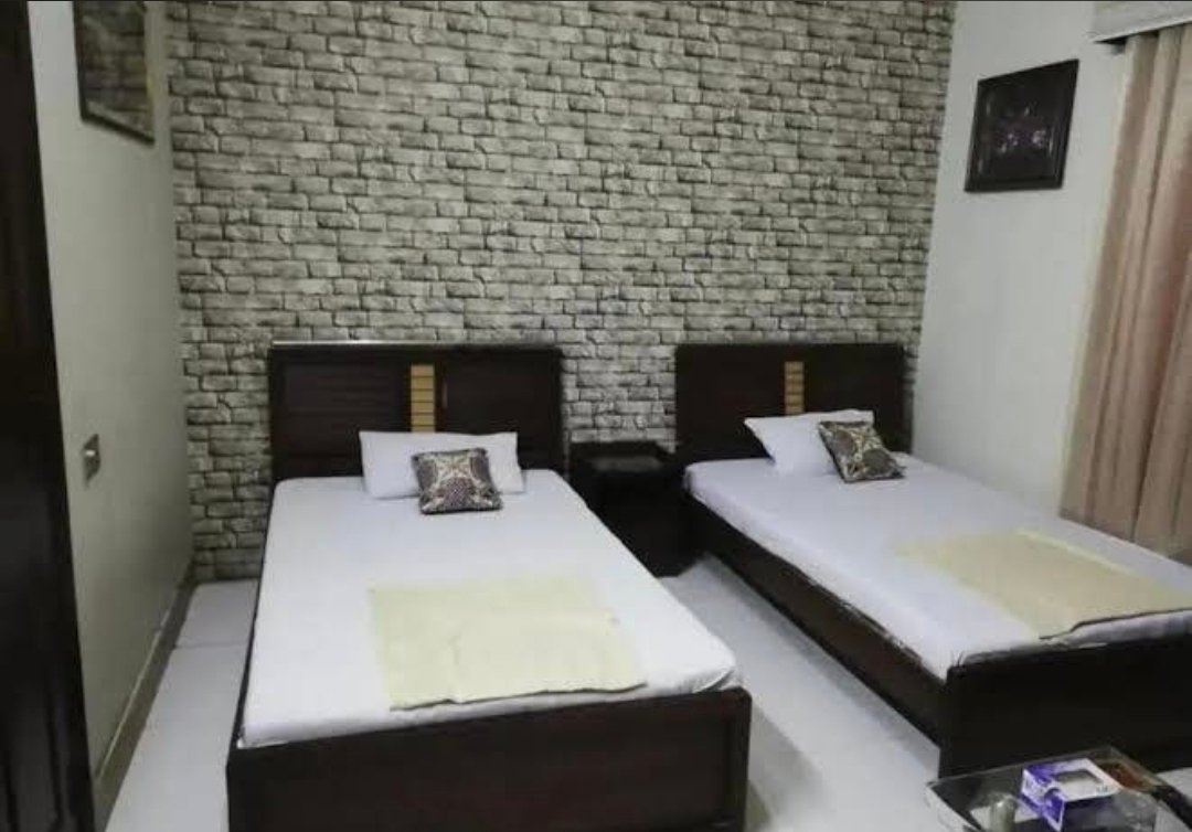 Autobahn Guest House  Hyderabad