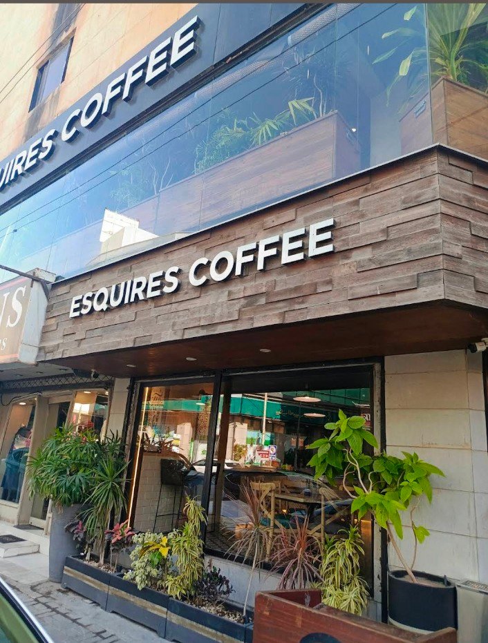 Esquires Coffee Zamzama Commercial Lane