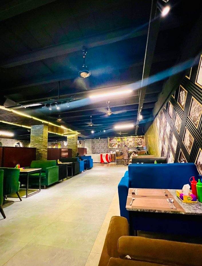 Royal Nawaab Cafe & Restaurant