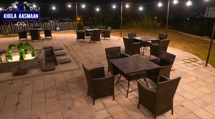 KHULA AASMAN Restaurant And Cafe