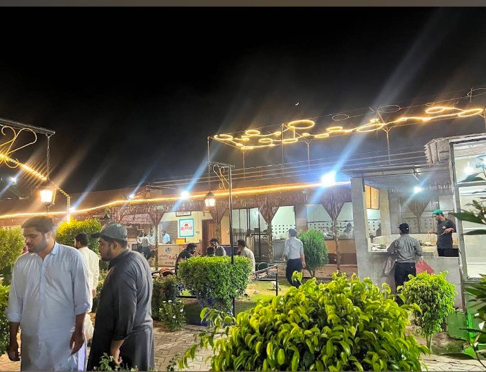 Dera Riwayat Family Restaurant