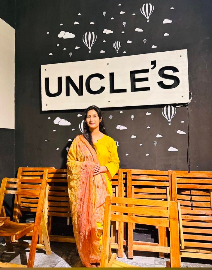 Uncle's pizza and cafe