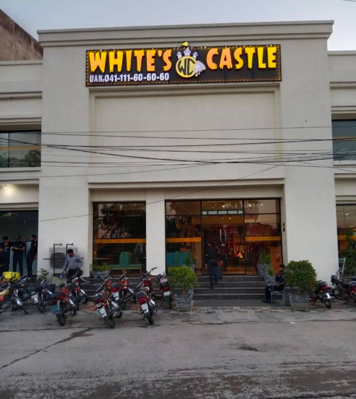 Whites Castle Pizza Gujrat