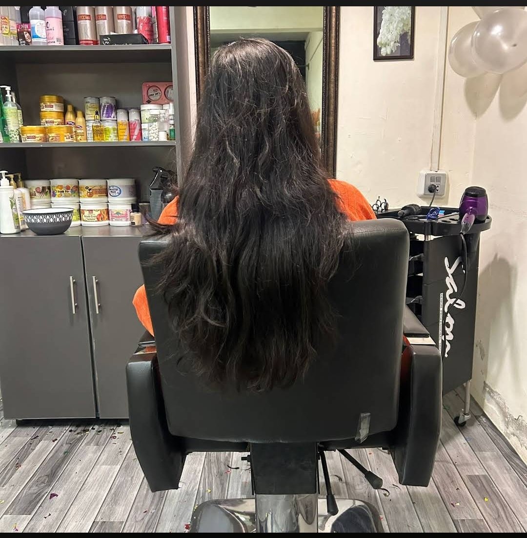 Queen's Hair and  Nail Makeup Best Beauty Parlour Salon Studio