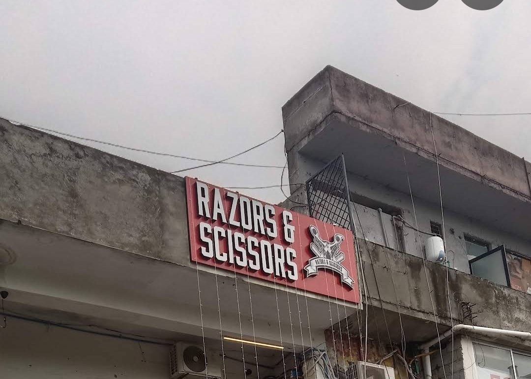 Razors  and  Scissors  Mens salon