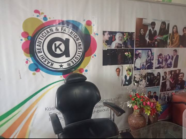 Kashi Beauty Saloon