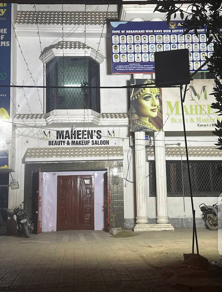 Maheens Beauty & Makeup Saloon