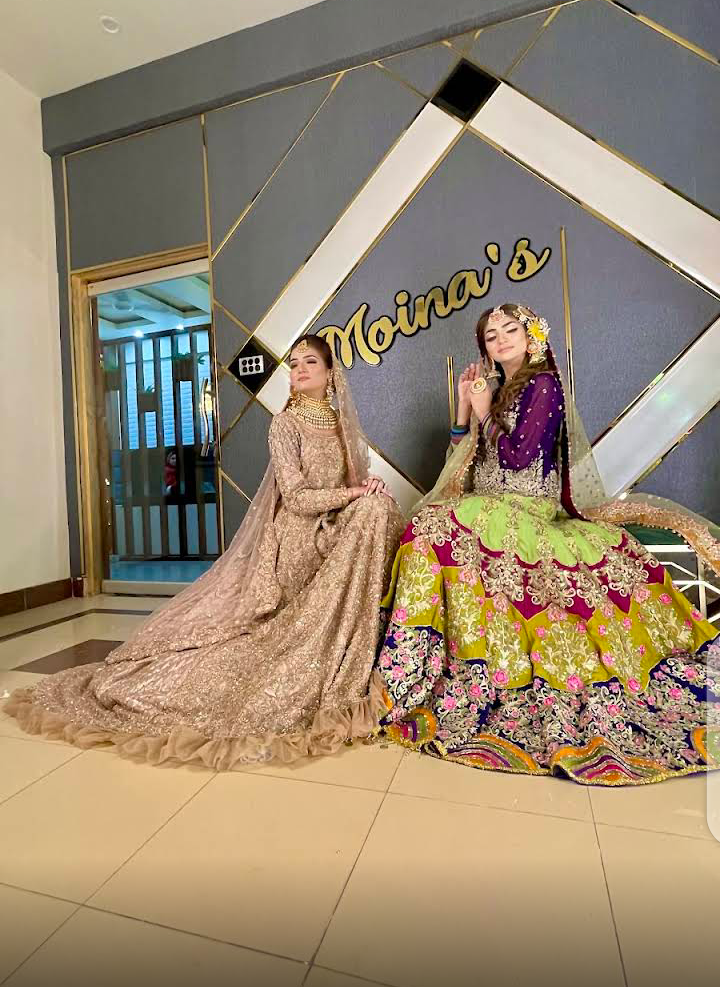 Moinas Salon