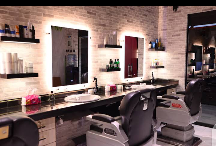 IDEAL & CO BARBER SHOP