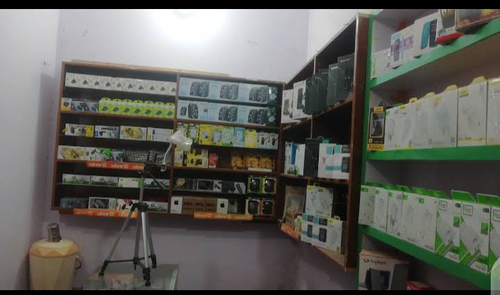 zafar Mobiles and Comunication Shop cirular Road Alipur